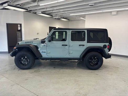 Used 2024 Jeep Wrangler Unlimited AWD/4WD image 8