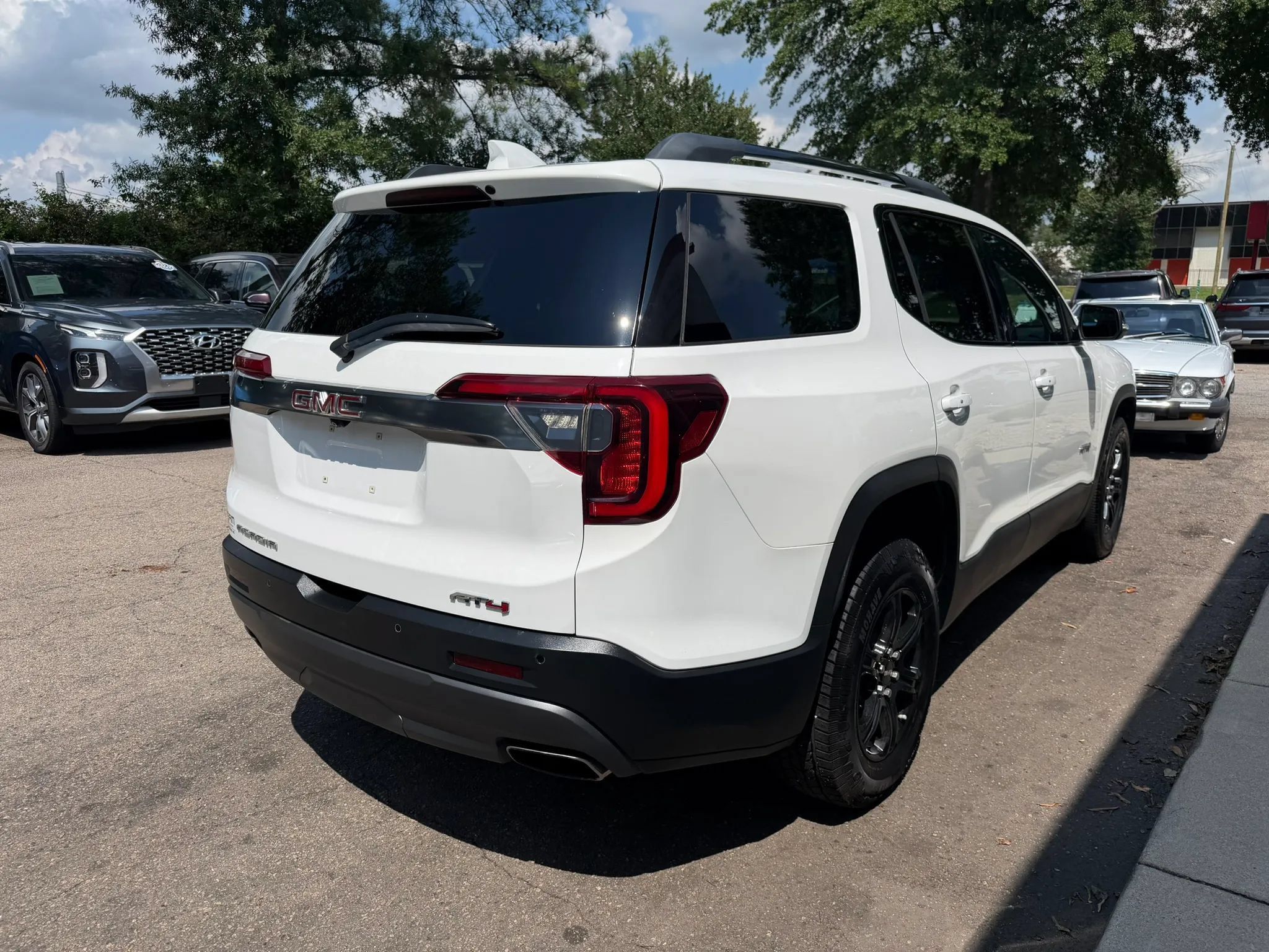 Used 2020 GMC Acadia AT4 AWD/4WD image 5
