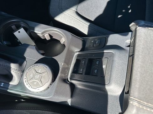 New 2025 Ford Bronco 4-Door image 28