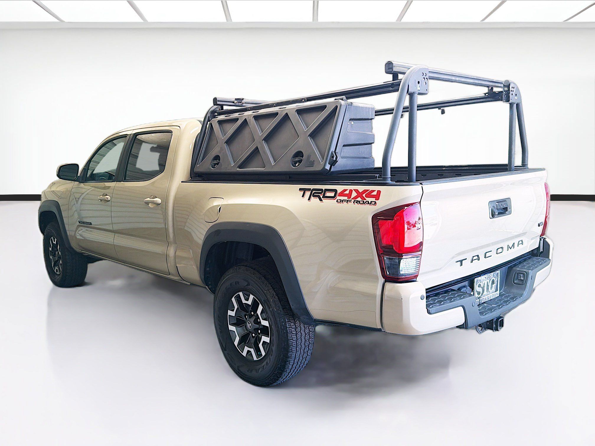 Used 2019 Toyota Tacoma TRD Off-Road w/ Technology Package AWD/4WD image 6