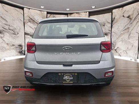 Used 2024 Hyundai Venue SEL FWD image 27