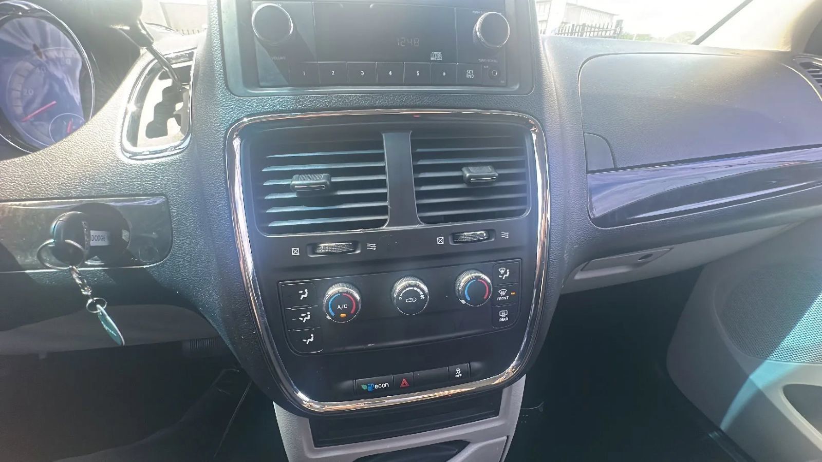 Used 2014 Dodge Grand Caravan American Value Package FWD image 30