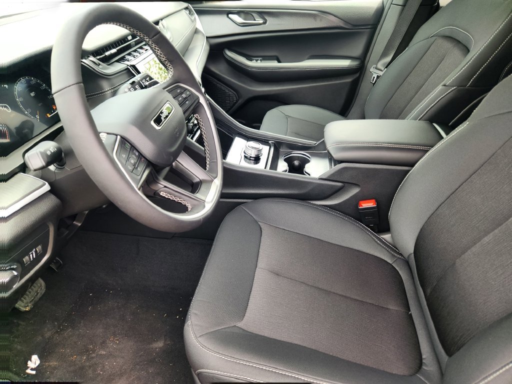 New 2026 Jeep Grand Cherokee Laredo X AWD/4WD image 12