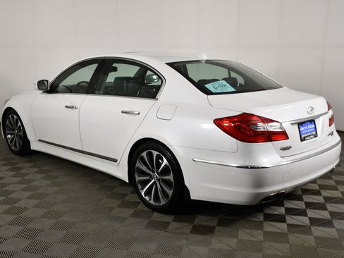 Used 2013 Hyundai Genesis 5.0 R-Spec RWD image 8