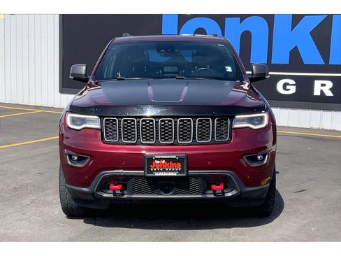 Used 2018 Jeep Grand Cherokee Trailhawk w/ Trailhawk Luxury Group AWD/4WD image 3
