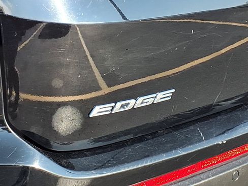 Used 2017 Ford Edge Titanium w/ Equipment Group 302A FWD image 28
