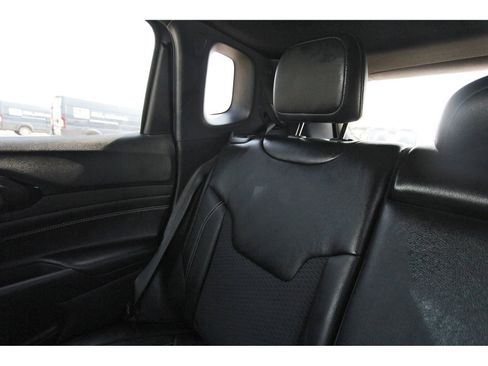 Used 2023 Jeep Compass Latitude AWD/4WD image 14