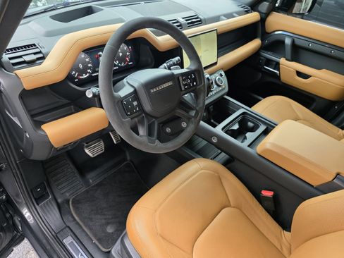 Used 2023 Land Rover Defender 110 V8 AWD/4WD image 11