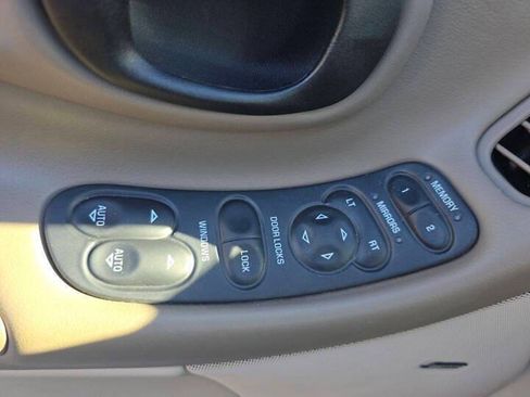 Used 2004 Chevrolet Corvette Coupe w/ Preferred Equipment Group image 27