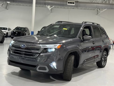 Used 2025 Subaru Forester Limited image 15
