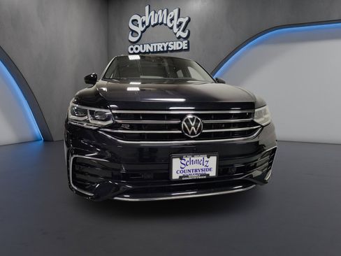 Used 2024 Volkswagen Tiguan SEL R-Line image 2