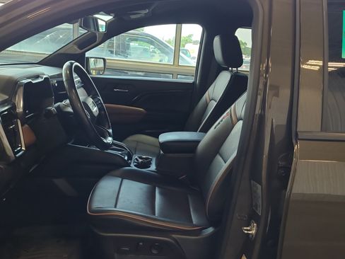 Used 2024 GMC Canyon AT4 w/ AT4 Premium Package AWD/4WD image 10