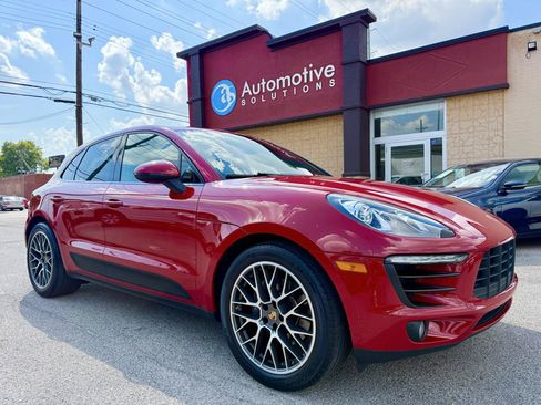 Used 2018 Porsche Macan AWD/4WD image 1