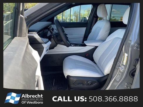 New 2026 Jeep Cherokee Laredo AWD/4WD image 10