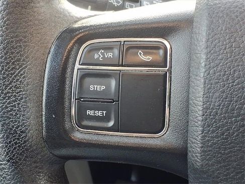 Used 2019 Dodge Grand Caravan SE w/ UConnect Hands-Free Group image 14