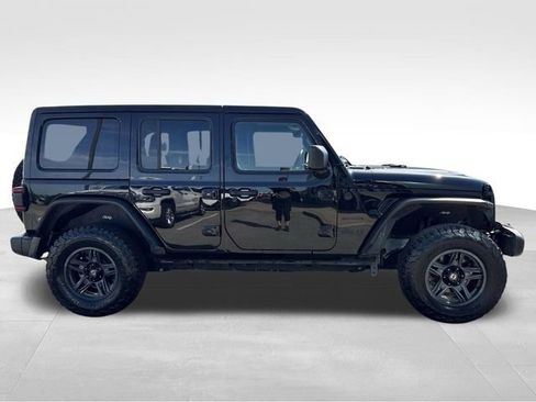 Used 2024 Jeep Wrangler Unlimited Sahara AWD/4WD image 7