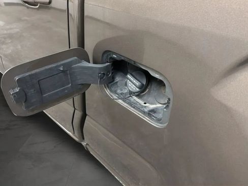 Used 2016 GMC Canyon SLE w/ SLE Convenience Package AWD/4WD image 25
