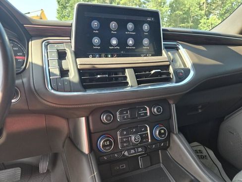 Used 2021 Chevrolet Tahoe Z71 w/ Z71 Signature Package AWD/4WD image 17