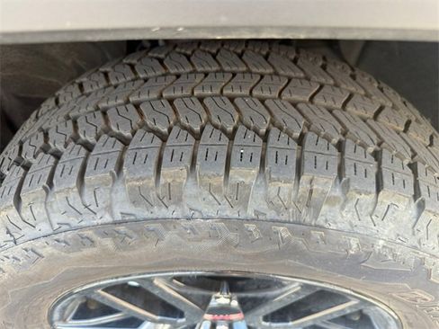 Used 2022 GMC Sierra 1500 Elevation image 11