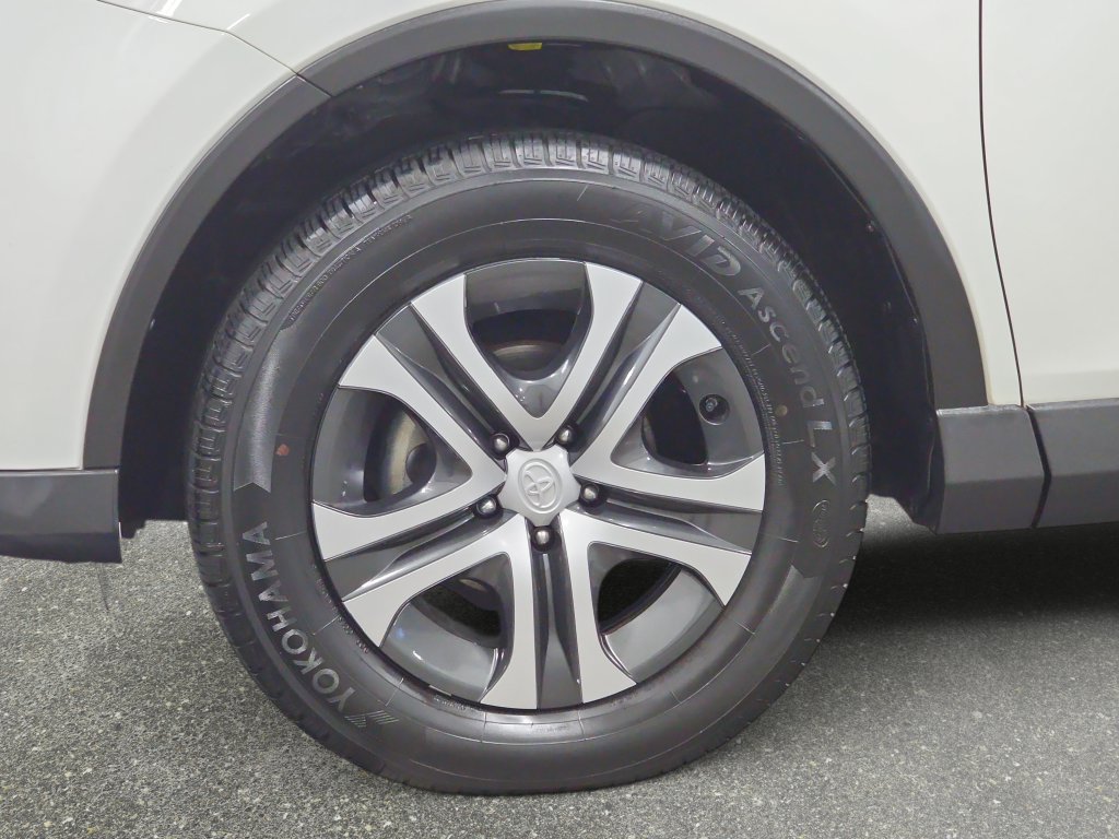 Used 2017 Toyota RAV4 LE w/ All Weather Liner Package AWD/4WD image 34
