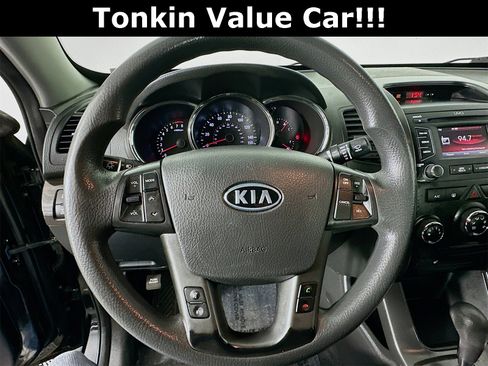 Used 2013 Kia Sorento LX w/ Convenience Pkg image 12