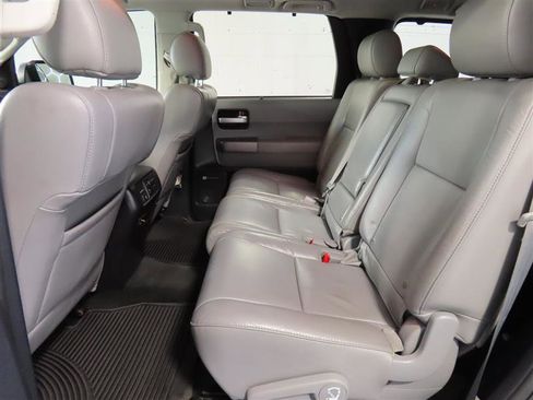 Used 2014 Toyota Sequoia Limited image 31