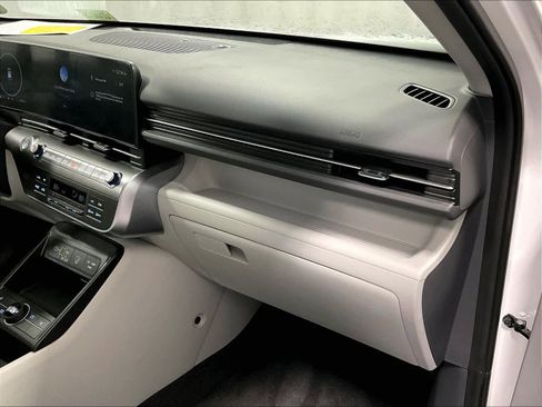 Used 2024 Hyundai Kona SEL image 13