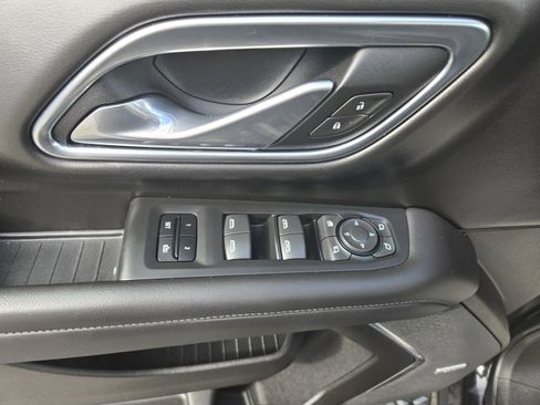 Used 2021 Chevrolet Tahoe Z71 w/ Luxury Package image 12