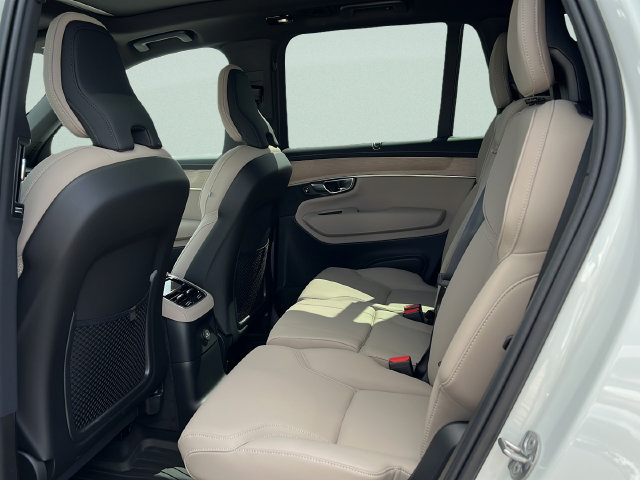 New 2027 Volvo XC90 T8 Plus AWD/4WD image 25