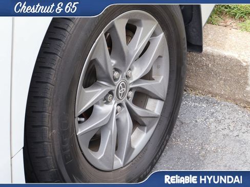 Used 2022 Toyota Sienna XLE w/ XLE Plus Package FWD image 25