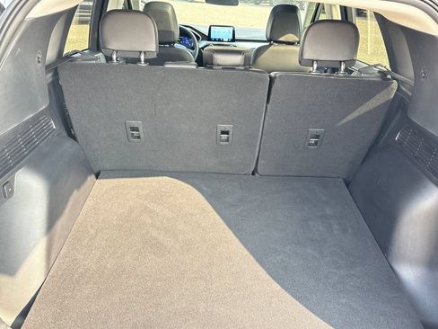 Used 2022 Ford Escape Titanium FWD image 29