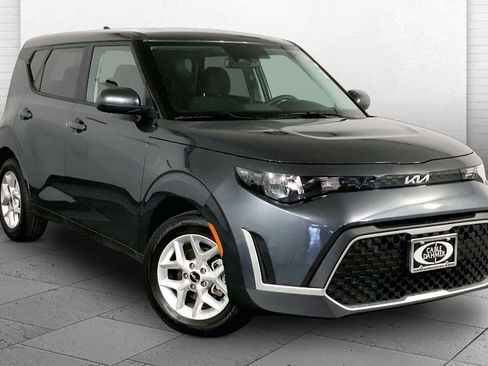 Used 2025 Kia Soul LX w/ LX Technology Package FWD image 1