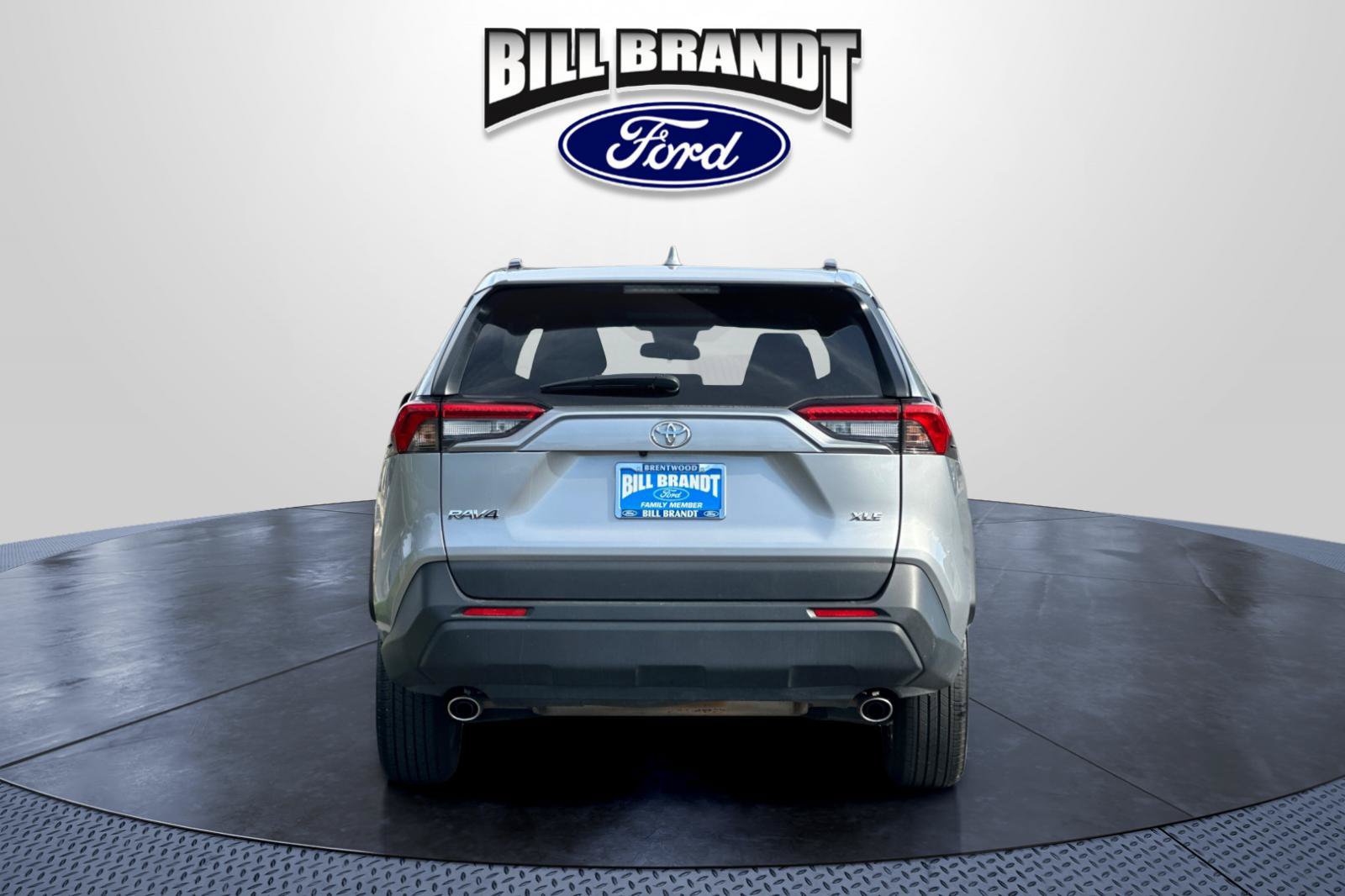 Used 2025 Toyota RAV4 XLE FWD image 4