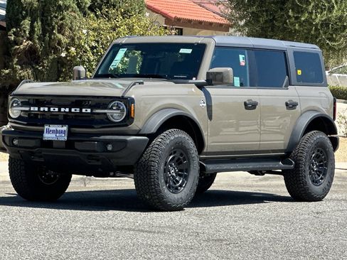 New 2026 Ford Bronco Outer Banks w/ Sasquatch Package AWD/4WD image 8