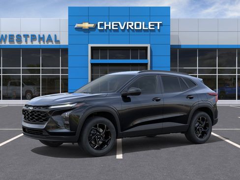 New 2026 Chevrolet Trax LT image 2