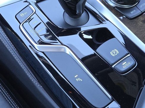 Used 2018 BMW M550i xDrive image 17