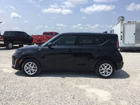 Used 2024 Kia Soul LX w/ Option Group 015 FWD image 6