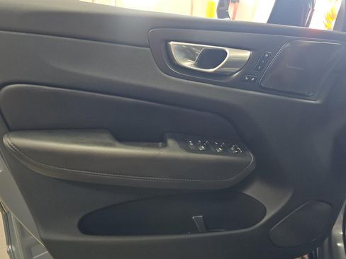 Used 2023 Volvo XC60 B5 Plus w/ Protection Package Premier AWD/4WD image 10