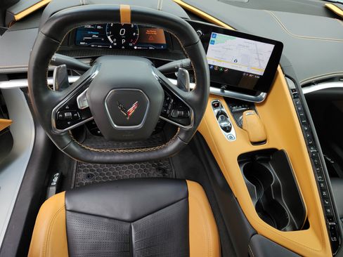 Used 2021 Chevrolet Corvette Stingray Preferred Cpe w/ Z51 Performance Package RWD image 28