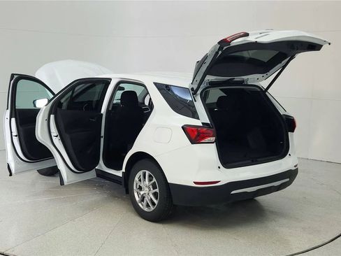 Used 2024 Chevrolet Equinox LT AWD/4WD image 40