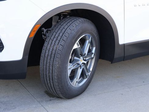 New 2025 Chevrolet Blazer LT image 40