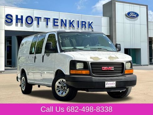 Used 2011 GMC Savana 1500 RWD image 1