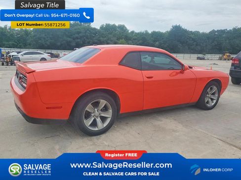 Used 2019 Dodge Challenger SXT RWD image 4
