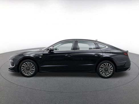 Used 2025 Hyundai Sonata SEL FWD image 4
