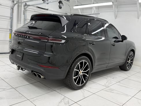 Certified 2024 Porsche Cayenne S AWD/4WD image 11