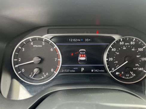 Used 2025 Nissan Rogue SV image 14