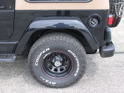 Used 2001 Jeep Wrangler Sahara AWD/4WD image 40