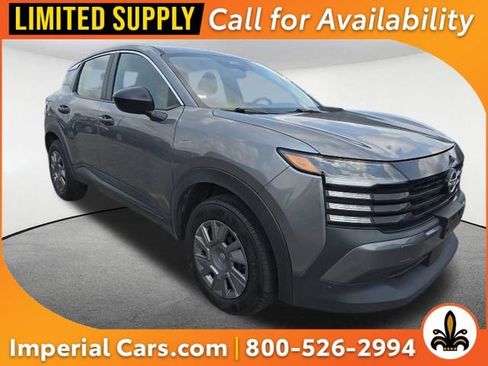 Used 2025 Nissan Kicks S AWD/4WD image 1