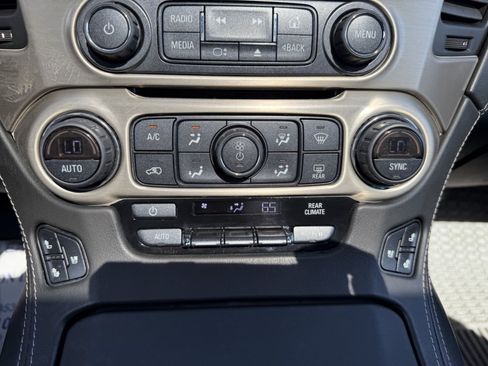 Used 2018 GMC Yukon Denali w/ Open Road Package AWD/4WD image 31