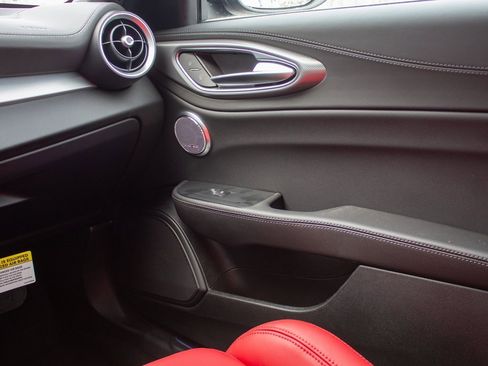 New 2025 Alfa Romeo Giulia AWD image 20